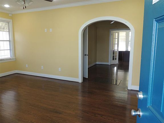 5th image of 1120 N Shepherd Dr
