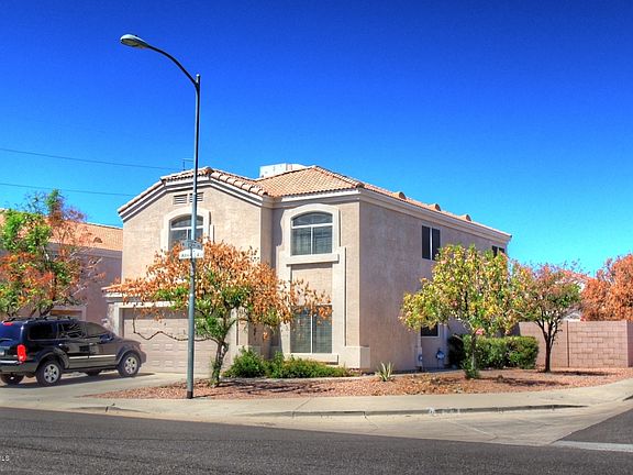 2nd image of 1218 E Wahalla Ln