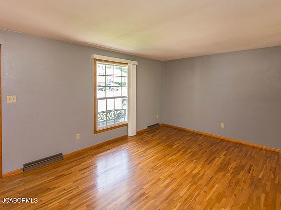 5th image of 1423 Willcoxon Dr
