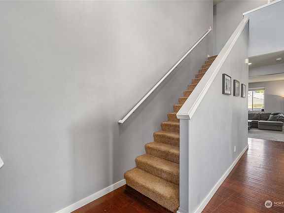 4th image of 9319 Stevens Court NE