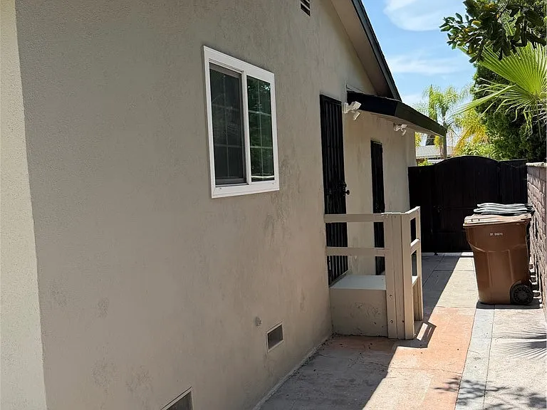 12291 Hampton Ave — Photo 26
