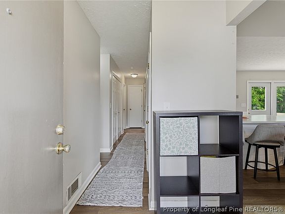 5th image of 7122 Canary Dr