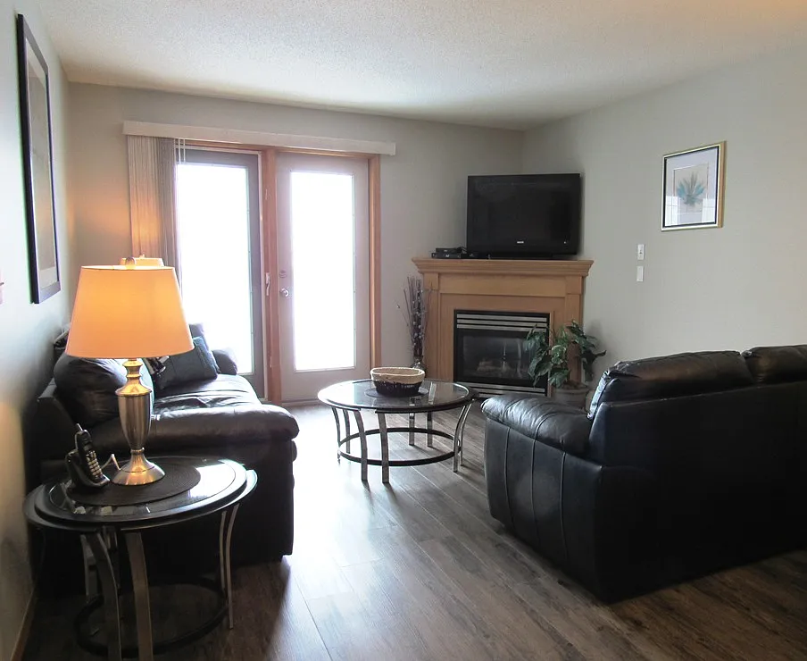 2 bed, 1100 sqft, $2,795 — Photo 2