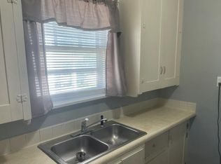 509 SW 5th St APT 1, Topeka, KS 66603