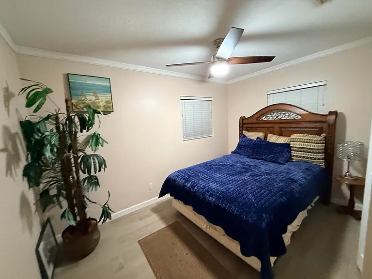 4208 W La Salle St — Photo 9