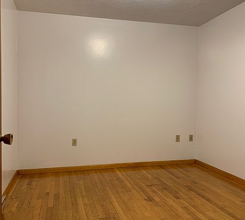 2nd image of 22 Thacher St APT 2