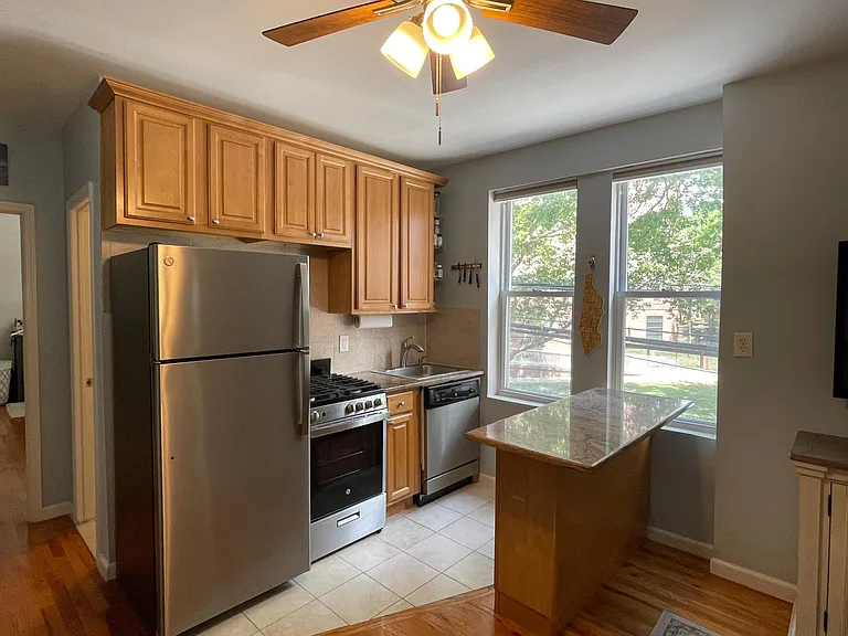 734 Adams St #2C — Photo 2