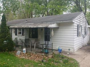 1110 Tecumseh Ave, Waterford, MI 48327