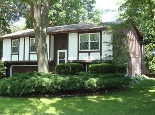 5704 Curtis St, Mc Farland, WI 53558