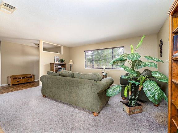 5th image of 33186 Robinhood Dr