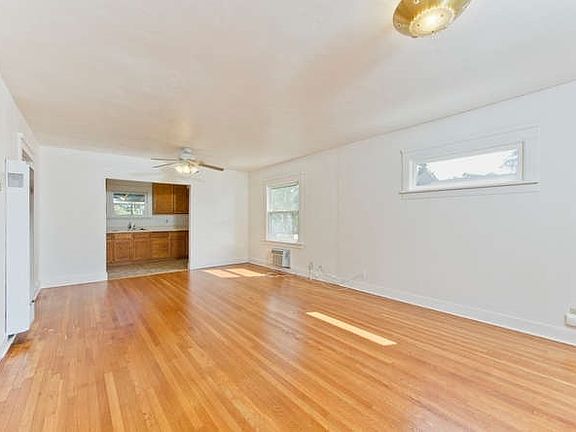 2nd image of 111 W 10th Ave
