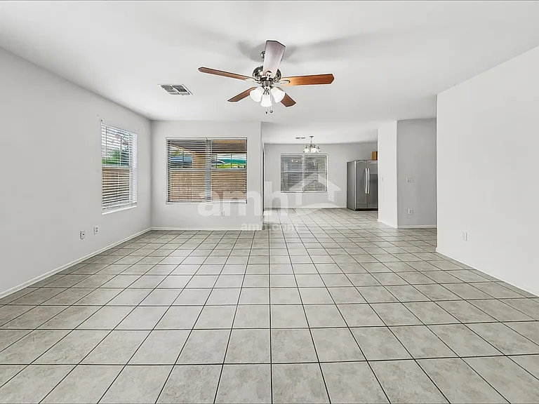 6133 S Wilson Dr — Photo 6