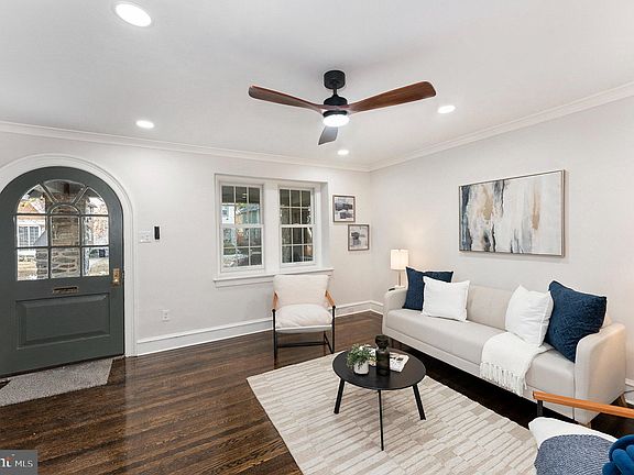 5th image of 615 E Allens Ln