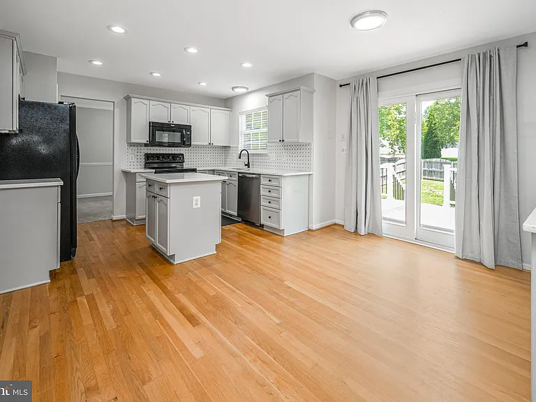 33 Saint Williams Way — Photo 21