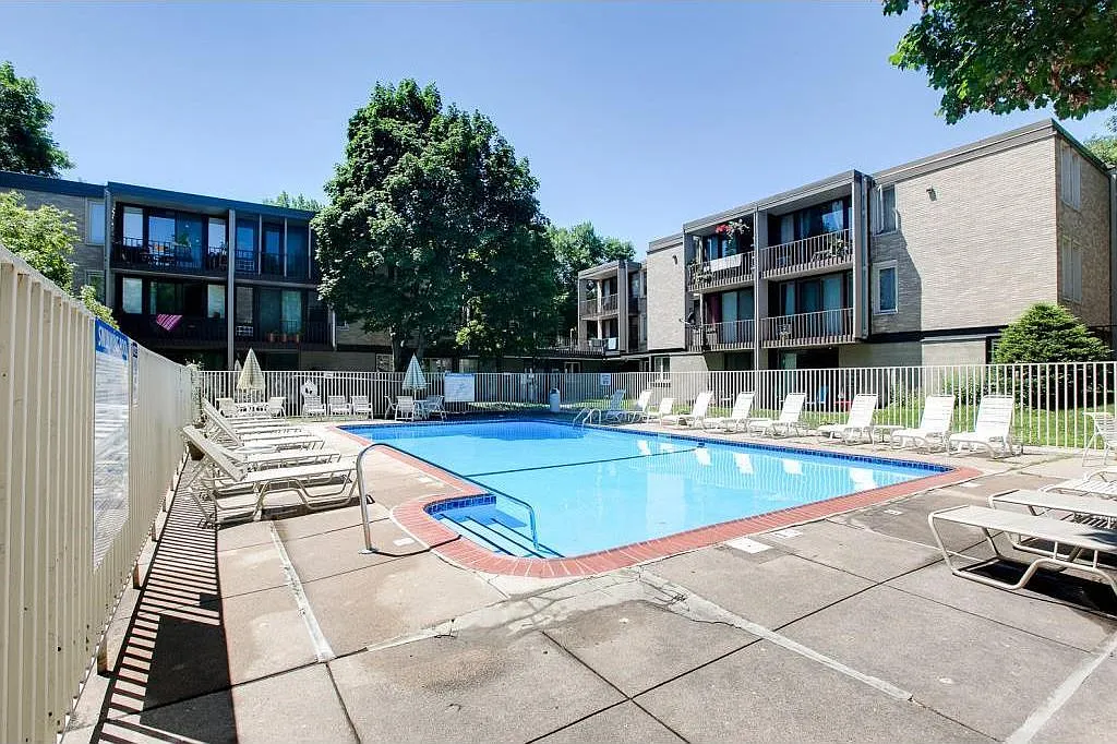 0d68bdfdddfc52730fdd013319ef3b46_08282019 - 4030 15th Ave S #11C