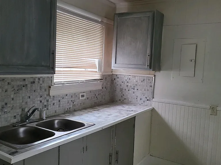 Kitchen Sink Area