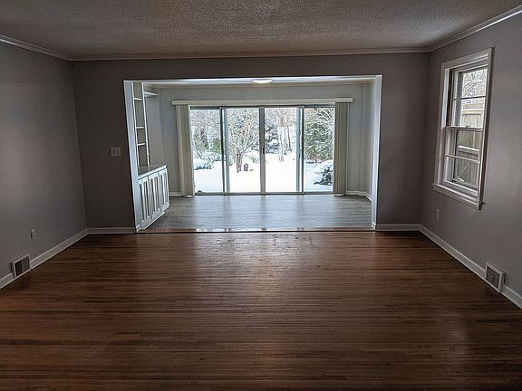 4th image of 161 Highland Ave