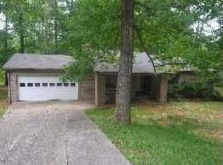9516 Parkwood Dr, Douglasville, GA 30135
