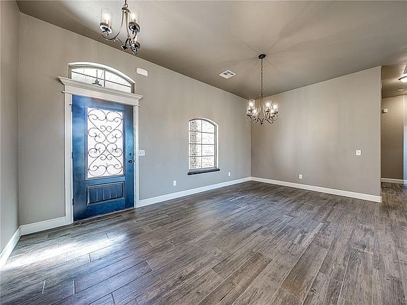 5th image of 3301 Chesterfield Pl