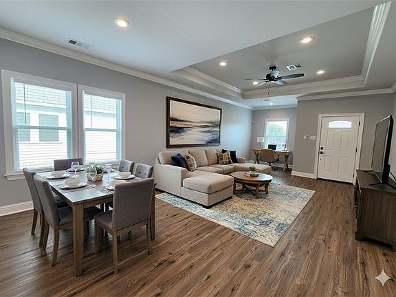 4th image of 220 Trudeau Dr