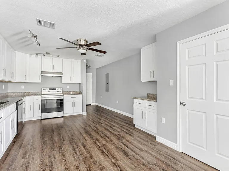 520 E Defee Ave — Photo 11