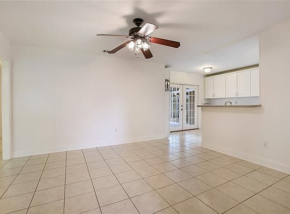 5th image of 1341 N Woodlawn Ave
