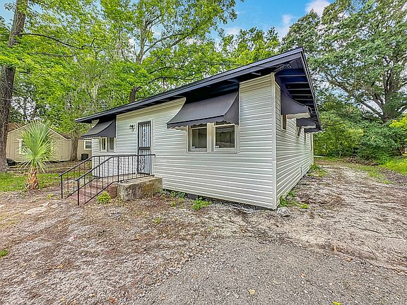 3rd image of 3358 Broadway Ave