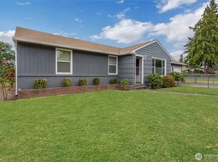 204 12th St NW, Puyallup, WA