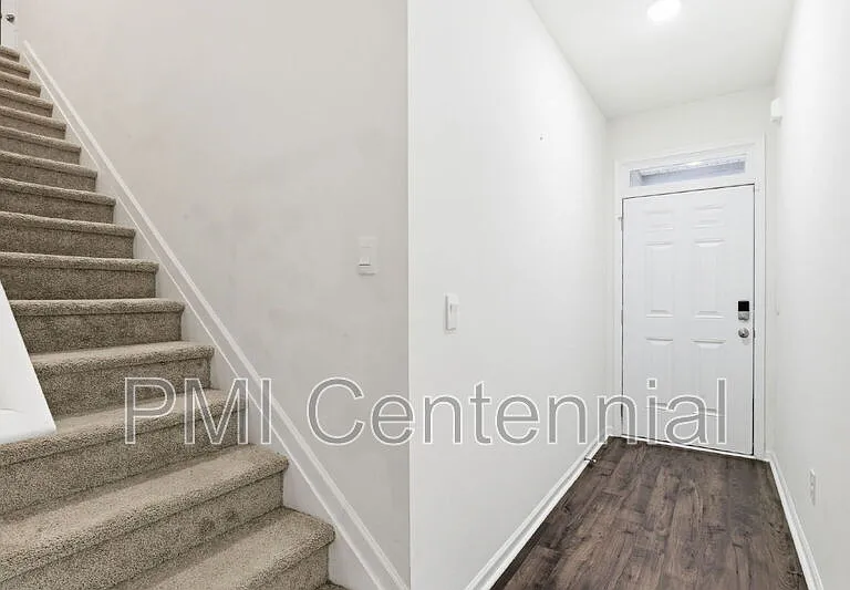 192 Hampton Cir — Photo 5