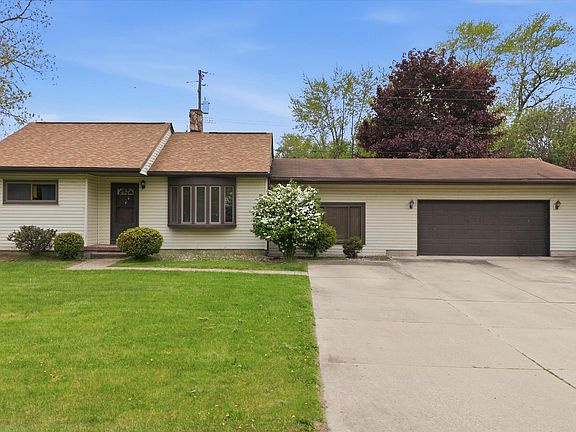 2nd image of 3350 Pearl Dr