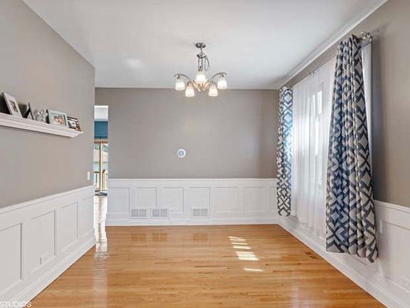 5th image of 4023 N Odell Ave