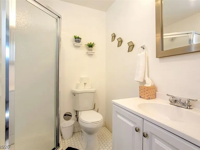 308 S 10th St #A — Photo 12