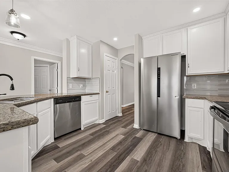 7242 Autumn Bluff Ln — Photo 12