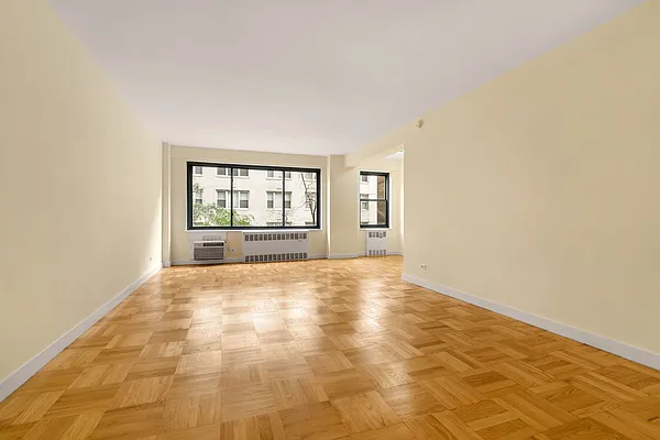 Sold by Warburg | media 12