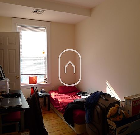 2nd image of 48 Hillside St