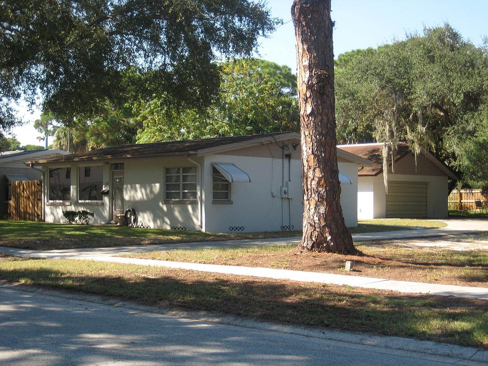 2/1 Cottage in Indian River City