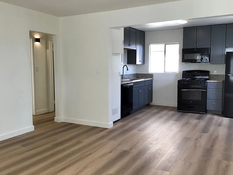 5836 Lauretta St — Photo 3