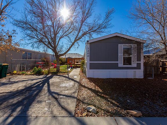 2nd image of 1200 Lonnie Way