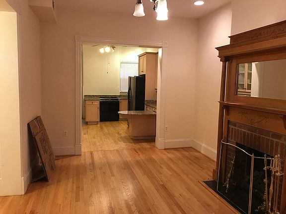 Living/dining area