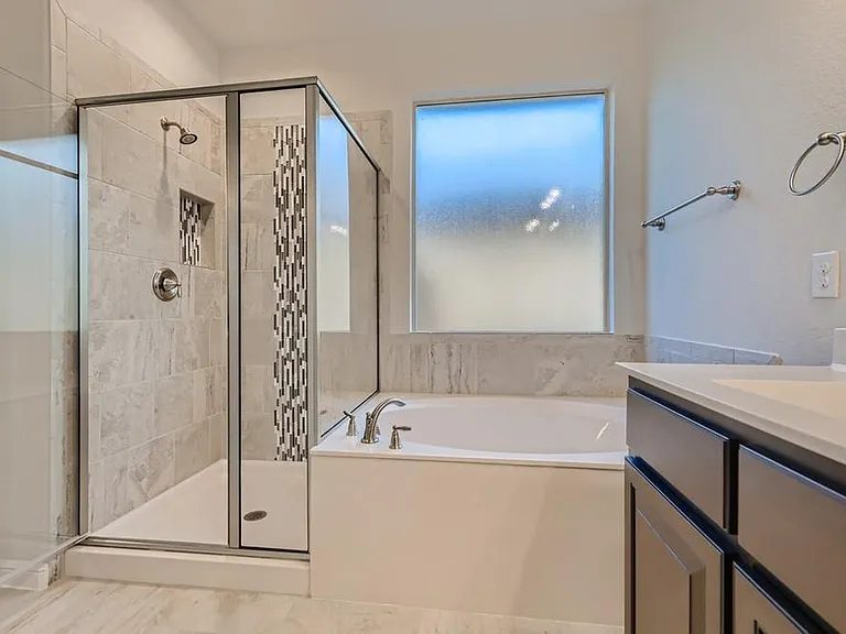 15952 Hayes Ridge Dr — Photo 17