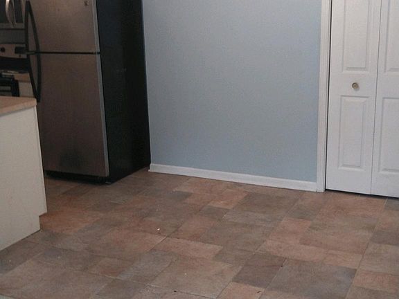 3rd image of 12810 Hill Dr #2