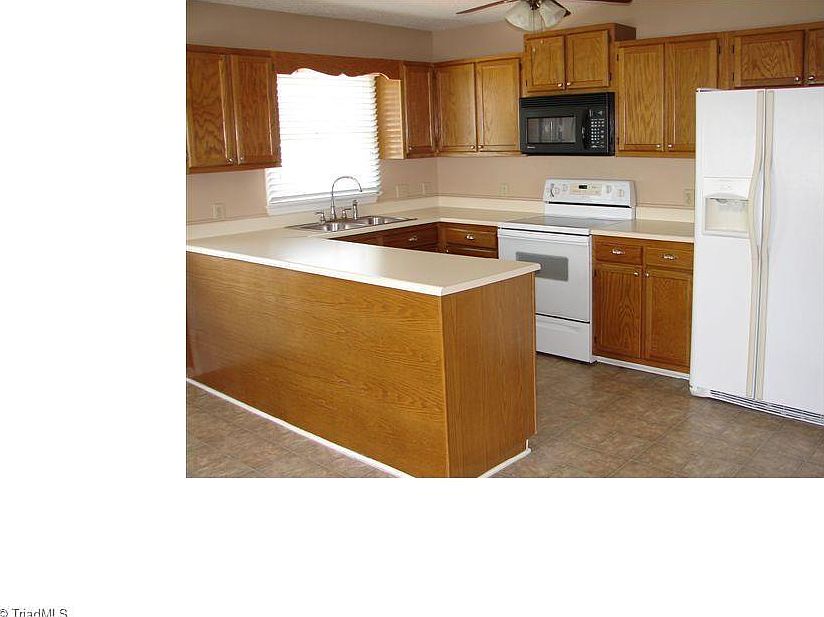 2nd image of 221 Rivermeade Dr