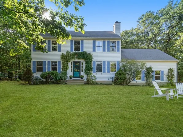 8 Bush Rd, Hudson, MA 01749
