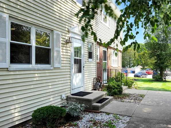 76 East Gate Lane #76, Hamden, CT 06514