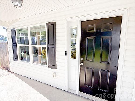 3rd image of 311 Prince St