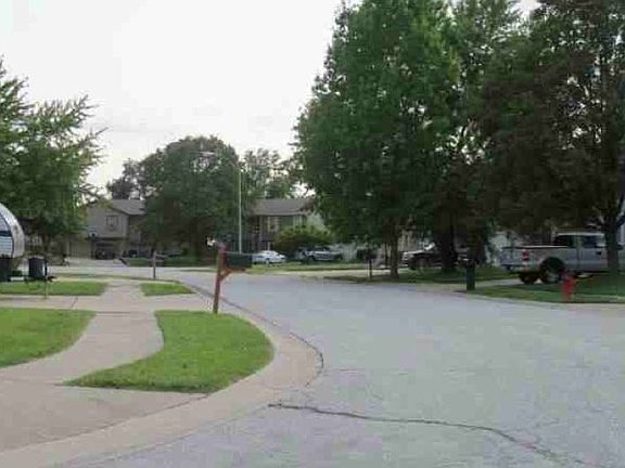 5th image of 11109 N Central St