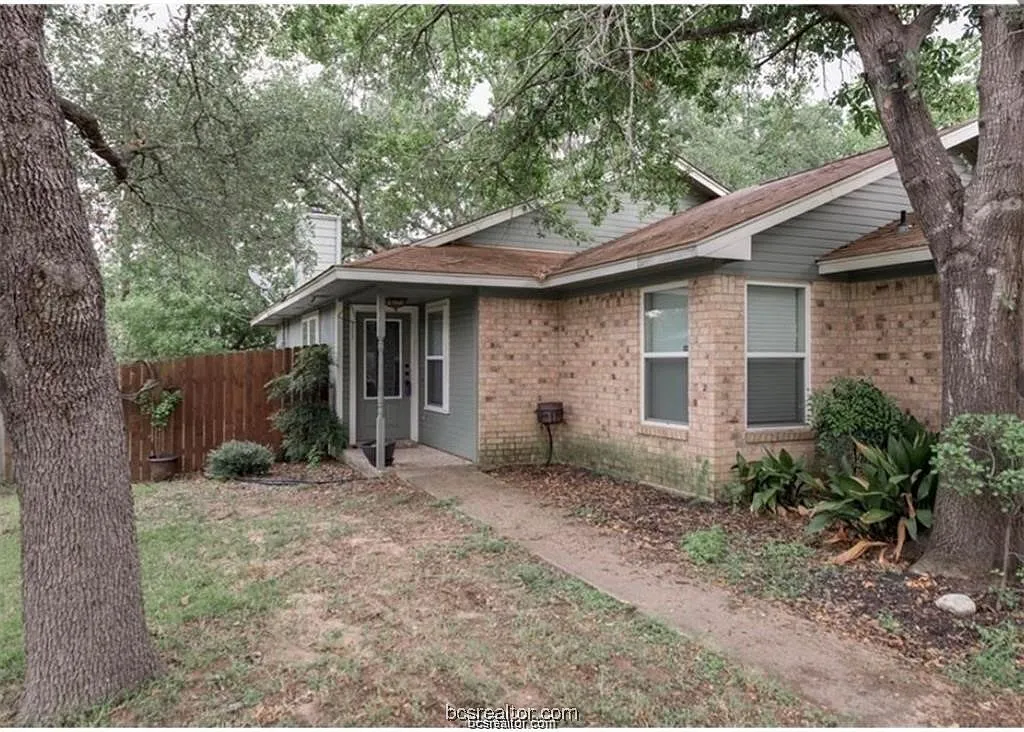 Building Photo - 3405 Dallis Dr