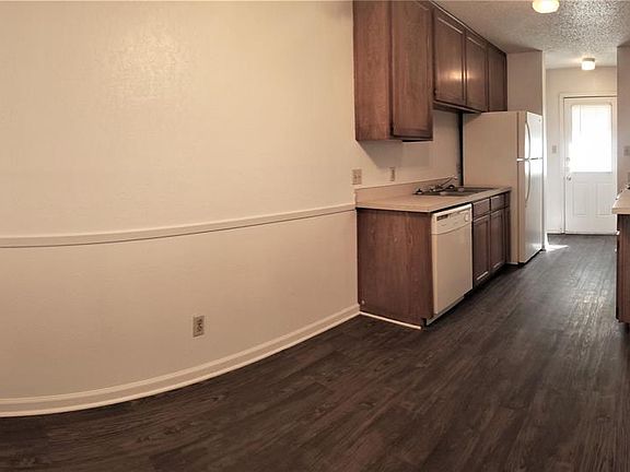 4th image of 617 Race St #4