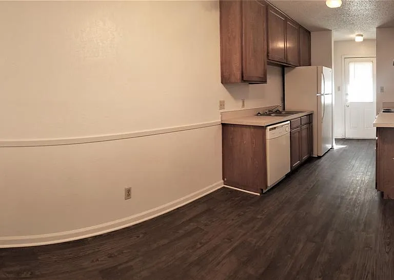 617 Race St #4 — Photo 4