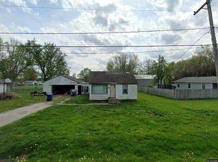 1131 Chestnut St, Buffalo, IA 52728